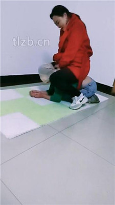 图片[3]_【广东迪迪】母畜-小白鞋白袜踩狗/转胯狗爬【双视角版】_HD绳艺资源