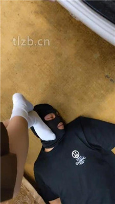 图片[4]_【阮小洁】萝莉主白袜裸足闻舔/踩踏_HD绳艺资源