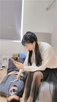 图片[9]_【半糖S】运动后帆布鞋白袜+高跟全体重踩地毯_HD绳艺资源