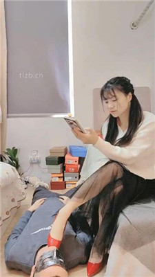 图片[16]_【半糖S】运动后帆布鞋白袜+高跟全体重踩地毯_HD绳艺资源