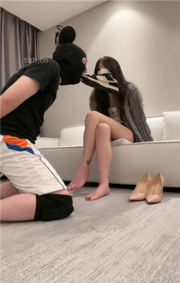 图片[11]_【糯糯】跪舔多双高跟运动鞋/踩踏家奴_HD绳艺资源