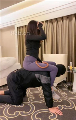 图片[5]_【扶桑】运动女神-椰子鞋白短袜踩虐狗_HD绳艺资源