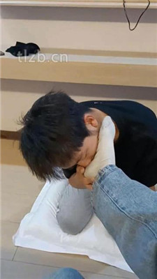 图片[6]_【林十七】气味辱-跪舔运动鞋白袜裸足_HD绳艺资源