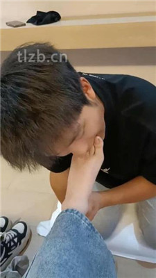 图片[10]_【林十七】气味辱-跪舔运动鞋白袜裸足_HD绳艺资源