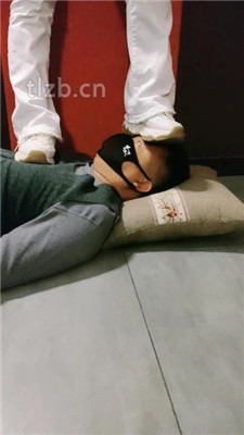 图片[6]_【郡主大人】运动鞋全体重踩踏/棉袜塞嘴【双视角版】_HD绳艺资源