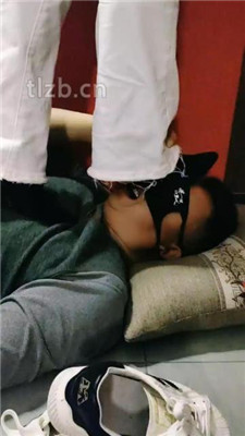 图片[19]_【郡主大人】运动鞋全体重踩踏/棉袜塞嘴【双视角版】_HD绳艺资源