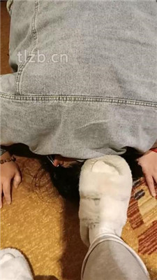 图片[4]_【爱可呀】母畜-舔毛拖鞋/吃白棉袜/脚踩喂食/转胯_HD绳艺资源