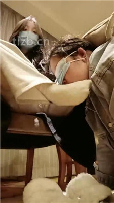 图片[5]_【爱可呀】母畜-舔毛拖鞋/吃白棉袜/脚踩喂食/转胯_HD绳艺资源