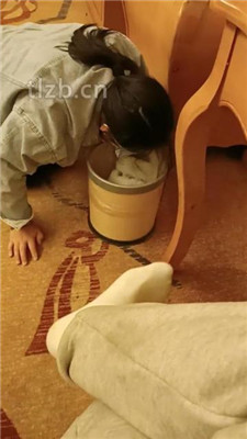 图片[6]_【爱可呀】母畜-舔毛拖鞋/吃白棉袜/脚踩喂食/转胯_HD绳艺资源