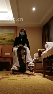 图片[14]_【爱可呀】母畜-舔毛拖鞋/吃白棉袜/脚踩喂食/转胯_HD绳艺资源