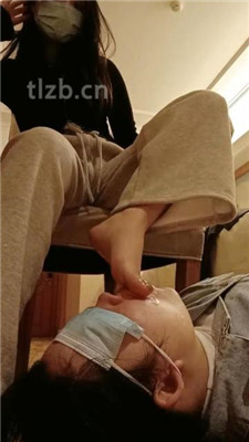 图片[20]_【爱可呀】母畜-舔毛拖鞋/吃白棉袜/脚踩喂食/转胯_HD绳艺资源