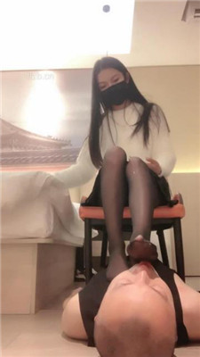 图片[13]_【于于鱼】高跟黑丝裸足踩地毯狗_HD绳艺资源