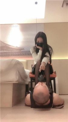 图片[14]_【于于鱼】高跟黑丝裸足踩地毯狗_HD绳艺资源