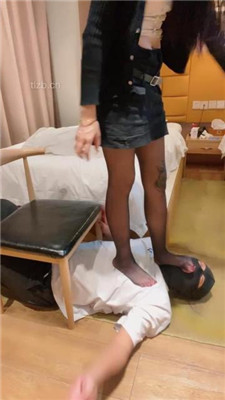 图片[9]_【陈甜女帝】高跟黑丝全体重踩/卫生巾塞嘴/闻高跟【完整版】_HD绳艺资源