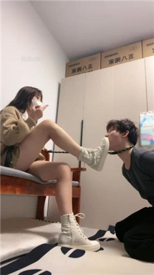 图片[3]_【樱子大人】帆布鞋踢踹/强迫舔脏鞋/夹腿_HD绳艺资源