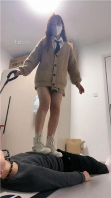 图片[16]_【樱子大人】帆布鞋踢踹/强迫舔脏鞋/夹腿_HD绳艺资源