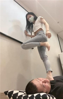 图片[7]_【樱木花椒】平底鞋裸足-脸部摧残_HD绳艺资源