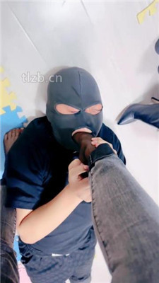 『奴隶岛』—灵灵脚下渺小低贱的你POV k754361564-230312