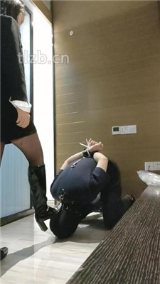 学生娇娇指令闻臭袜子