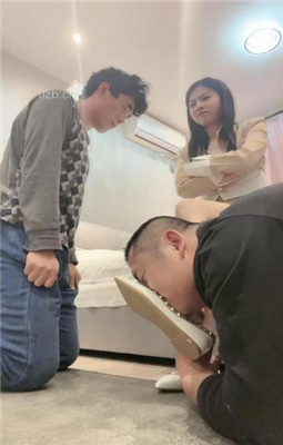 图片[8]_【樱木花椒】铆钉平底鞋虐废脚下父子奴-超强深喉_HD绳艺资源