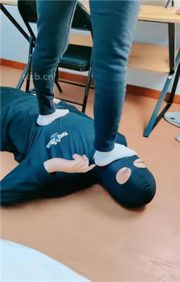 图片[8]_【萌宝儿】训练/白袜脚全体重踩踏_HD绳艺资源