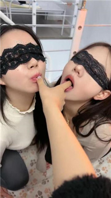 图片[3]_【橙宝】双母畜伺候-裸足插嘴踩脸【完整版】_HD绳艺资源