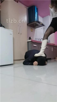 图片[10]_【文文文文】素人小姐姐-长靴全体重踩踏/黑丝脚捂脸/脚底喂食_HD绳艺资源