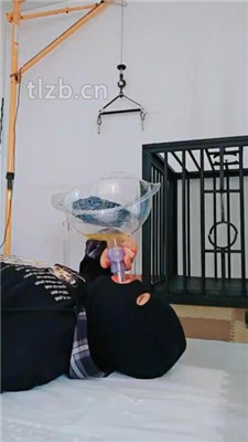 图片[12]_【媚娘】漏斗灌圣水/长靴踩踏/狗笼枷锁囚禁_HD绳艺资源