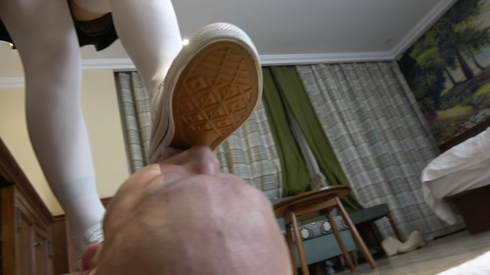 图片[5]_【领主老大】白帆布鞋踩虐，白袜艺术深喉_HD绳艺资源