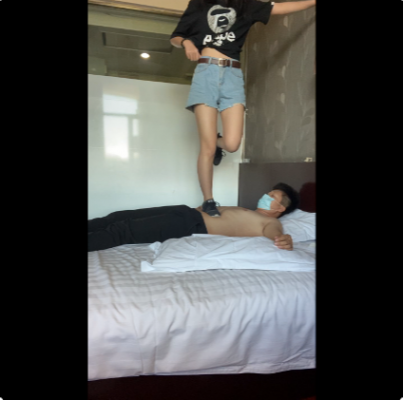 图片[4]_【小薇】素人初中生裸足运动鞋各种踩_HD绳艺资源