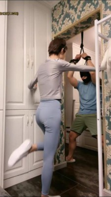 图片[6]_跆拳道小姐姐踢裆折磨后天脚汗闻袜子_HD绳艺资源