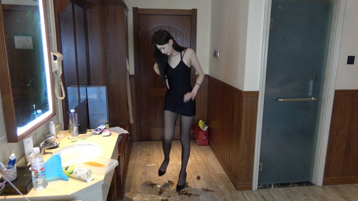 图片[9]_【艾琳S175】超模黑丝大长腿踩踏卑微小龙虾_HD绳艺资源