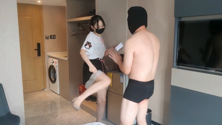 图片[3]_小鱼姐姐高跟裸足踩脖子追债欠债无赖_HD绳艺资源