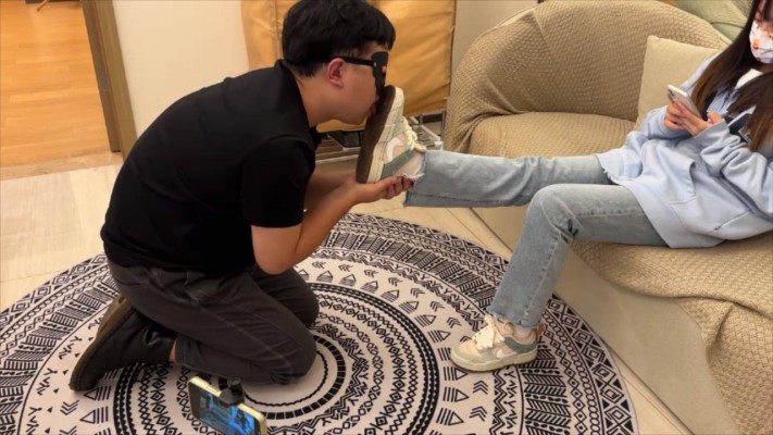 图片[2]_【00后小彤】日常鞋底全体重踩手_HD绳艺资源