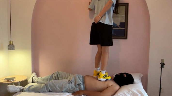 图片[2]_【00后小彤】AJ全体重踩踏玩ru_HD绳艺资源