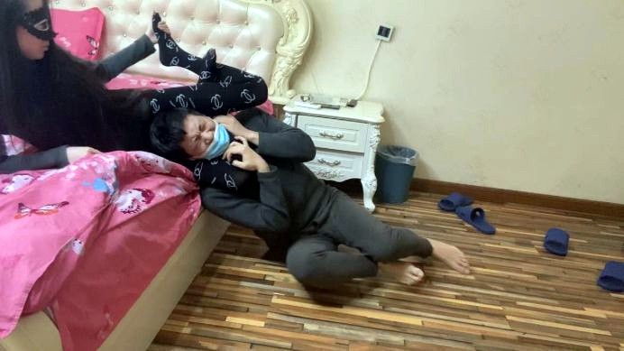 图片[10]_时尚美丝的极致折磨夹脖子_HD绳艺资源