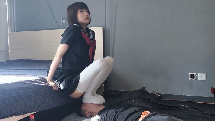 图片[18]_【沐沐S】长靴踩踏，面部摧毁，踩脖子窒息_HD绳艺资源