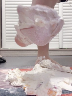 图片[5]_【红颜榜】小狐狸脚踩蛋糕pov喂食_HD绳艺资源