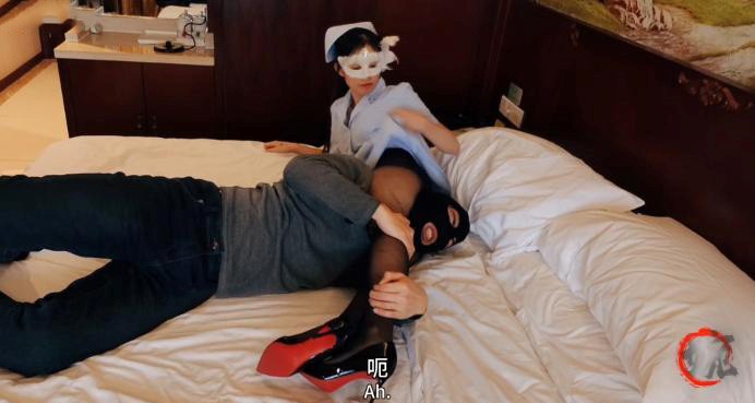 图片[5]_【婉儿】性感女护士绞杀死BT 婉儿黑丝女护士绞杀BT 丝袜勒脖高跟踩头_HD绳艺资源