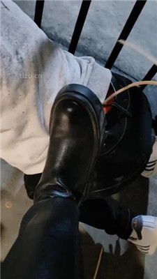 图片[4]_【月岚】户外长靴踩狗-藤条抽_HD绳艺资源