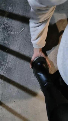 图片[5]_【月岚】户外长靴踩狗-藤条抽_HD绳艺资源