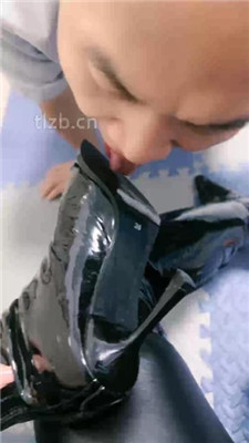 图片[3]_【木子大大】双S-揪耳朵长靴踩/鞋插嘴藤条抽浓痰吐脸【双视角版】_HD绳艺资源