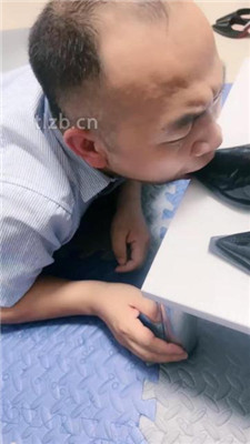 图片[13]_【木子大大】双S-揪耳朵长靴踩/鞋插嘴藤条抽浓痰吐脸【双视角版】_HD绳艺资源