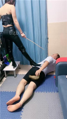 图片[17]_【木子大大】双S-揪耳朵长靴踩/鞋插嘴藤条抽浓痰吐脸【双视角版】_HD绳艺资源