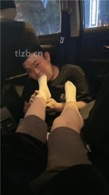 图片[7]_【尤物大大】车内双S调-跪舔运动鞋棉袜_HD绳艺资源