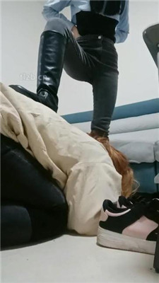 图片[13]_【爱可呀】素人单调母畜-舔闻长靴/转胯/闻鞋窝_HD绳艺资源