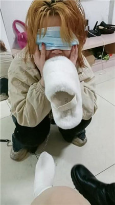 图片[17]_【爱可呀】素人单调母畜-舔闻长靴/转胯/闻鞋窝_HD绳艺资源