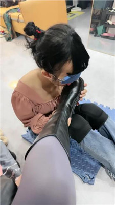 图片[2]_【尤物大大】女生宿舍调闺蜜-舔脏鞋/转胯耳光/灌圣水【双视角版】_HD绳艺资源