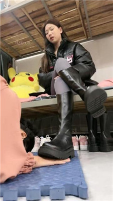 图片[12]_【尤物大大】女生宿舍调闺蜜-舔脏鞋/转胯耳光/灌圣水【双视角版】_HD绳艺资源