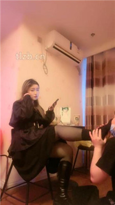 图片[2]_【安可】长靴跪舔/踩踏喂食/口水/脚耳光_HD绳艺资源